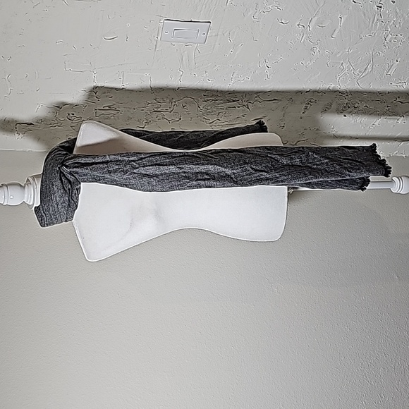 Shawl Wrap Scarf Muffler White Black Herringbone Soft Fringe Warm Cozy - Picture 3 of 9